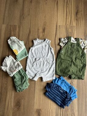 Carters Bundle of Clothing